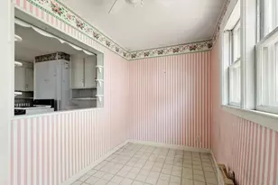 51 Oakland St, Malden, MA 02148 - Photo 11