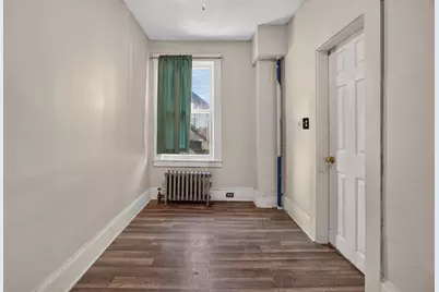 37 Fourth St, Lowell, MA 01850 - Photo 17