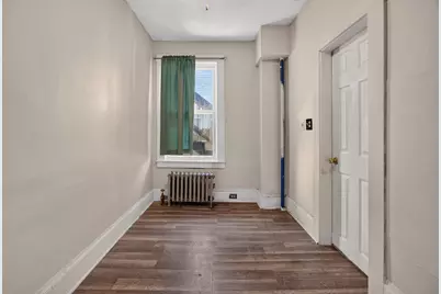 37 Fourth St, Lowell, MA 01850 - Photo 17