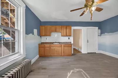 37 Fourth St, Lowell, MA 01850 - Photo 11