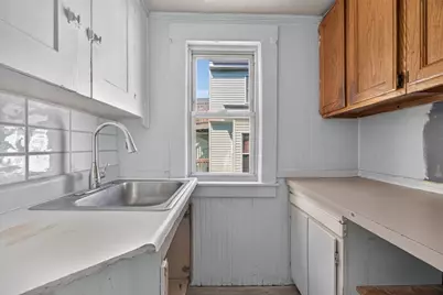37 Fourth St, Lowell, MA 01850 - Photo 21