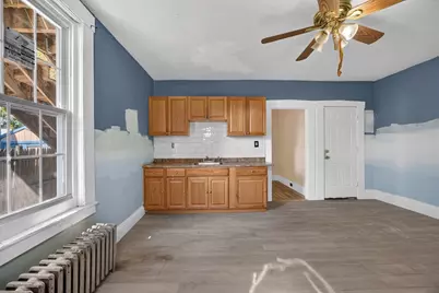 37 Fourth St, Lowell, MA 01850 - Photo 11