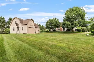 4 Crestview Dr, Deerfield, MA 01373 - Photo 5