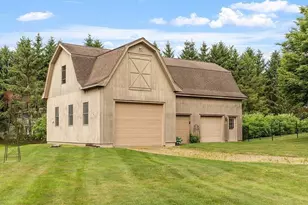4 Crestview Dr, Deerfield, MA 01373 - Photo 9
