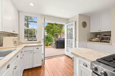 16 Warren St #16, Newburyport, MA 01950 - Photo 3