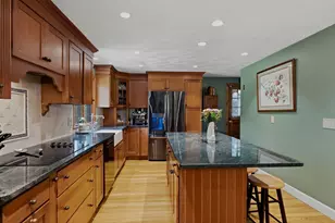 41 Brook St, Wakefield, MA 01880 - Photo 7