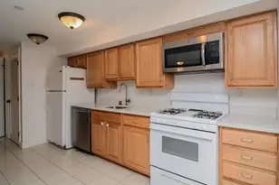 240 Franklin St, Cambridge, MA 02139 - Photo 3