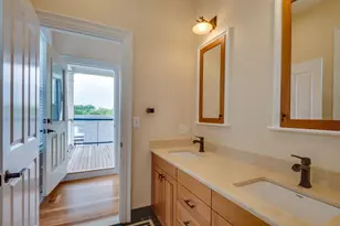 10 Boylston Pl, Boston, MA 02130 - Photo 19
