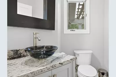 247 Hampstead St, Methuen, MA 01844 - Photo 9