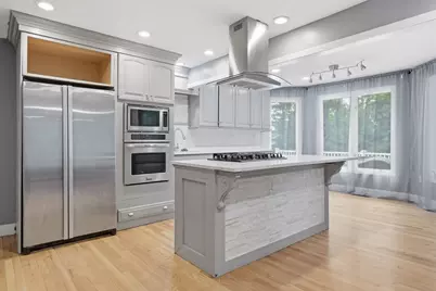 247 Hampstead St, Methuen, MA 01844 - Photo 3