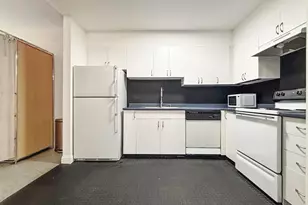 172 Middle St, Lowell, MA 01852 - Photo 9