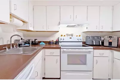 295 Lynn Shore Dr #104, Lynn, MA 01902 - Photo 11