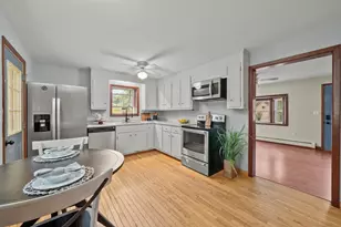 7 Riverview Dr, Middleton, MA 01949 - Photo 7