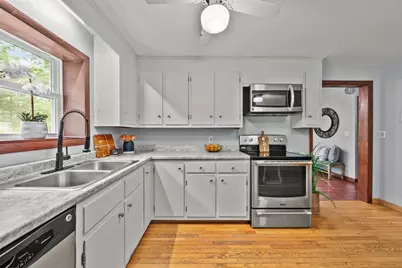 7 Riverview Dr, Middleton, MA 01949 - Photo 5