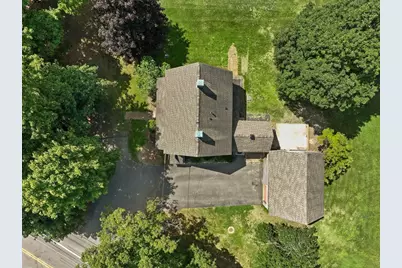 10 Poquanticut Ave, Easton, MA 02334 - Photo 3