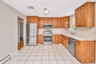 11 Coweeset Dr, Brockton, MA 02301 - Photo 7