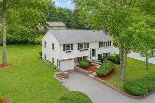 11 Coweeset Dr, Brockton, MA 02301 - Photo 3