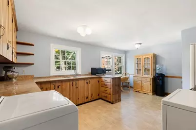34 Heather St, Beverly, MA 01915 - Photo 3