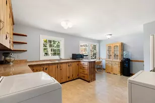 34 Heather St, Beverly, MA 01915 - Photo 3