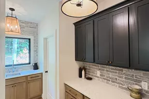 36 Lamson Ave, Belchertown, MA 01007 - Photo 5