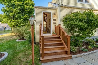 34 Hawthorne St, North Attleboro, MA 02760 - Photo 3