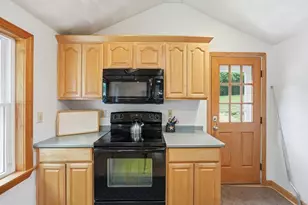 587 Main St, Boylston, MA 01505 - Photo 5