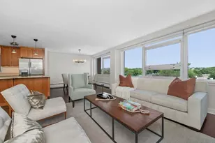 10 Hammond Pond Pkwy, Newton, MA 02467 - Photo 5