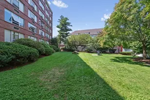 10 Hammond Pond Pkwy, Newton, MA 02467 - Photo 23