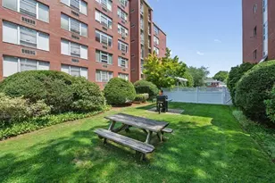 10 Hammond Pond Pkwy, Newton, MA 02467 - Photo 29