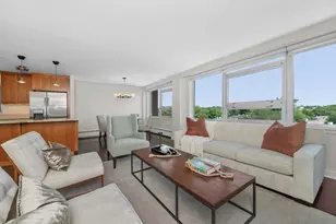 10 Hammond Pond Pkwy, Newton, MA 02467 - Photo 5