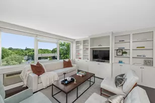 10 Hammond Pond Pkwy, Newton, MA 02467 - Photo 9