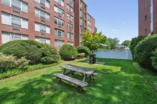 10 Hammond Pond Pkwy, Newton, MA 02467 - Photo 29