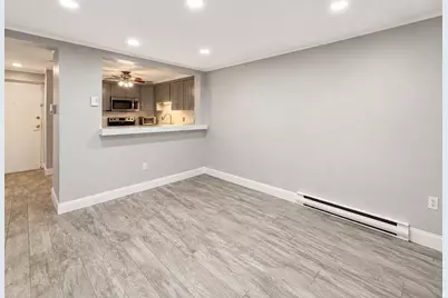 45 Oval Rd #8, Quincy, MA 02170 - Photo 5