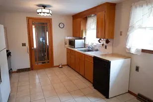 24 Hanson St, Brockton, MA 02302 - Photo 5