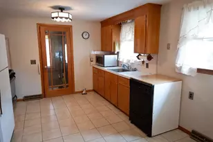 24 Hanson St, Brockton, MA 02302 - Photo 5