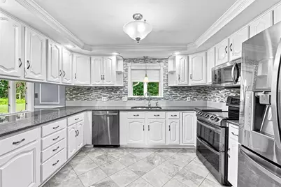 24 Orchard St, Berkley, MA 02779 - Photo 3