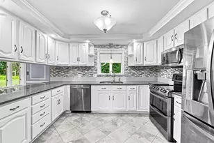 24 Orchard St, Berkley, MA 02779 - Photo 3