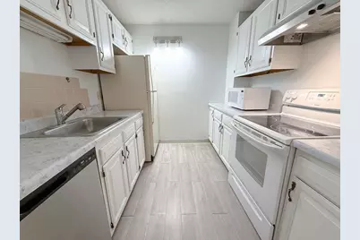 1580 Massachusetts #5G, Cambridge, MA 02138 - Photo 11