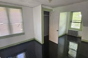 76 Acushnet Ave, Springfield, MA 01105 - Photo 19