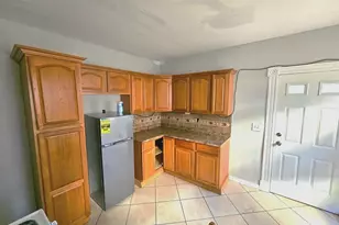 76 Acushnet Ave, Springfield, MA 01105 - Photo 13