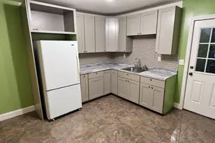 76 Acushnet Ave, Springfield, MA 01105 - Photo 19
