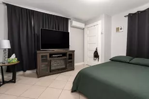 76 Acushnet Ave, Springfield, MA 01105 - Photo 9
