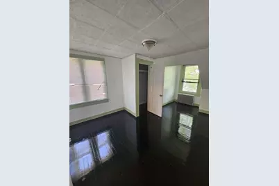 76 Acushnet Ave, Springfield, MA 01105 - Photo 17