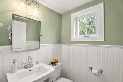 34 Beckford St #D, Beverly, MA 01915 - Photo 11