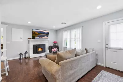 39 Riley Rd, Northborough, MA 01532 - Photo 3