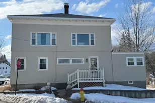 262 Oak Hill Rd, Fitchburg, MA 01420 - Photo 1