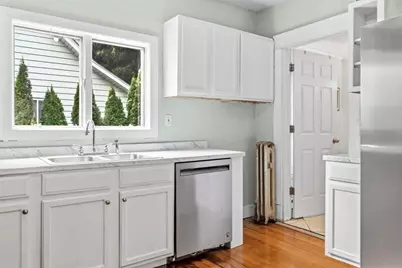 51 Francis Ave, Holyoke, MA 01040 - Photo 15