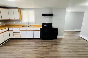 19 Myrtle Ave, Webster, MA 01570 - Photo 5