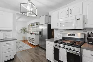 101 Pleasant St, Tewksbury, MA 01876 - Photo 19