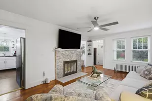 101 Pleasant St, Tewksbury, MA 01876 - Photo 13